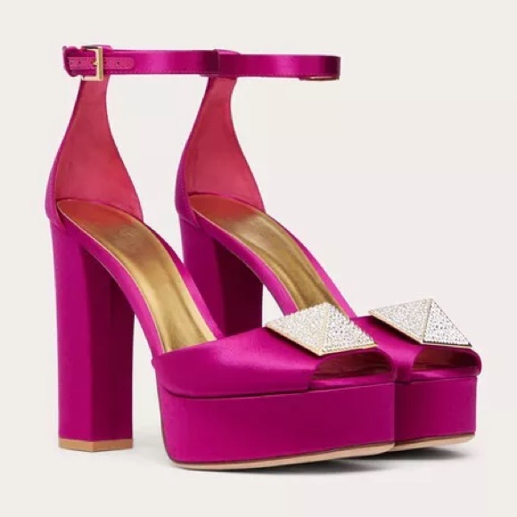 Authentic Valentino Garavani Satin Platform Pumps - Picture 3 of 10